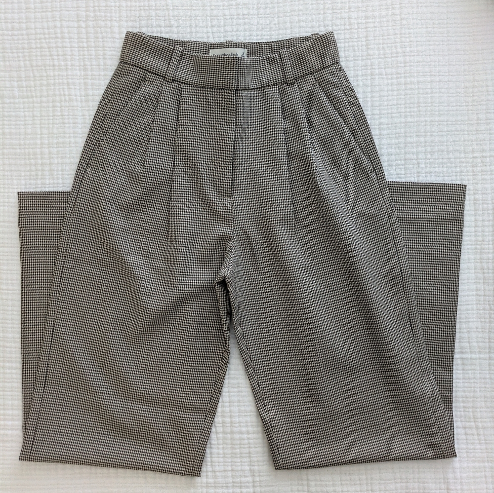 Abercrombie & Fitch Brown and White Checkered Trousers